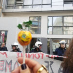 Καταγγελία για την πρωτοφανή βάρβαρη καταστολή της μαζικής κινητοποίησης εκπαιδευτικών, γονιών και μαθητ(ρι)ων ενάντια στις συγχωνεύσεις τμημάτων στην ΔΙ.Π.Ε. Α΄ Αθήνας, στις 23/10/2025